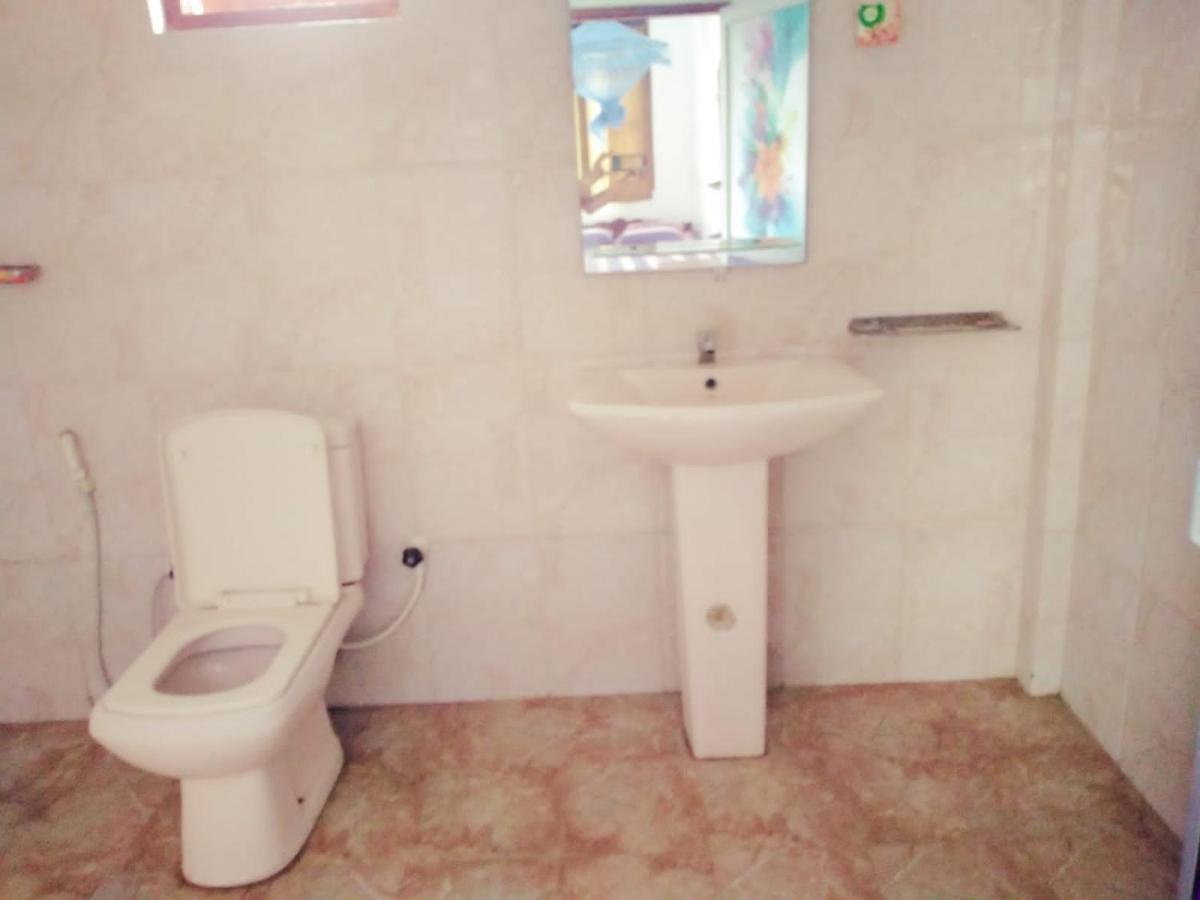 Dinesh Guest House Катарагама Экстерьер фото