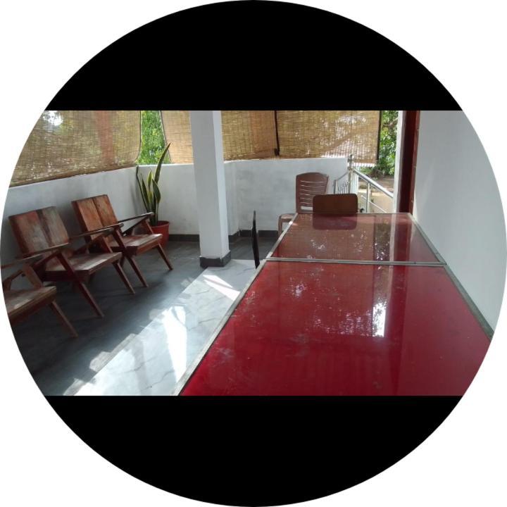 Dinesh Guest House Катарагама Экстерьер фото